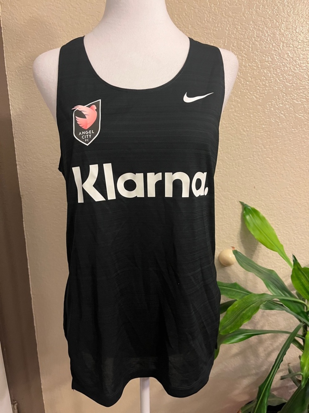 Nike Black Angel City Klarna Performance Tank size M